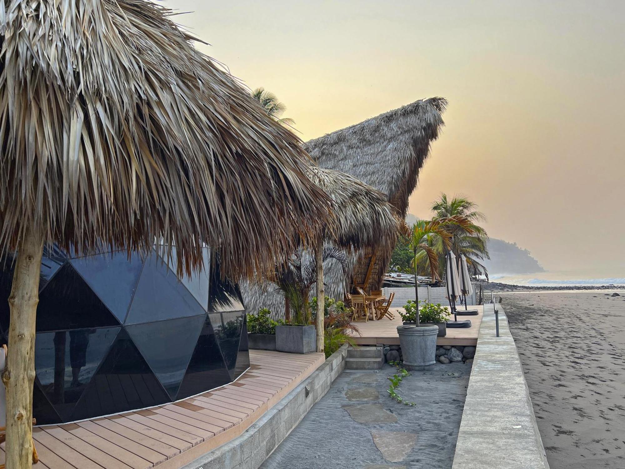 Almare Zonte - Beachfront Glamping Hotel エル・ゾンテ エクステリア 写真